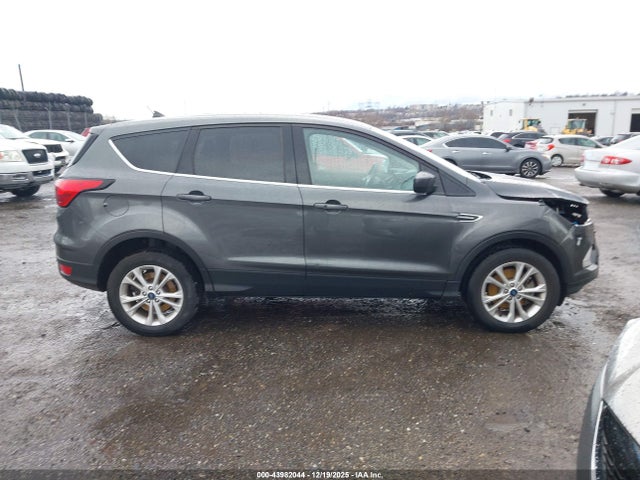 1FMCU9GDXKUA43881 Ford ESCAPE SE