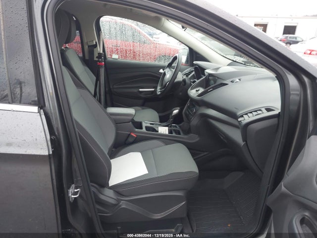 1FMCU9GDXKUA43881 Ford ESCAPE SE