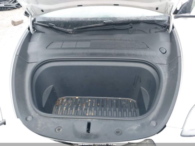 2021 TESLA MODEL Y 5YJYGDEE7MF138667 Photo 9
