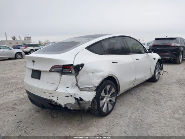 2021 TESLA MODEL Y 5YJYGDEE7MF138667 Photo 3