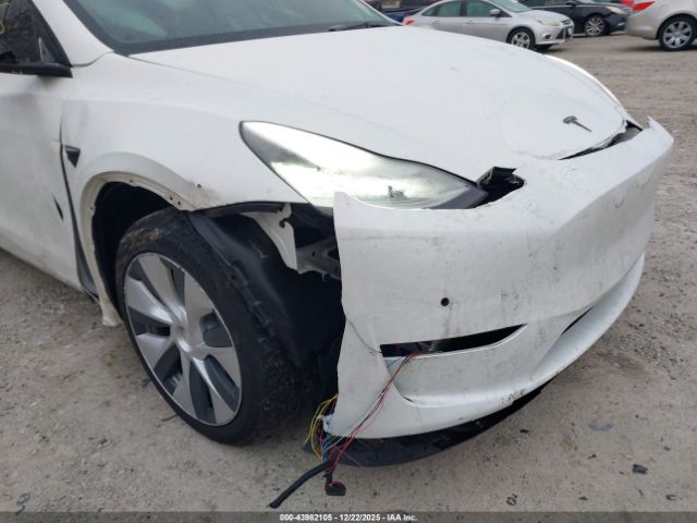 2021 TESLA MODEL Y 5YJYGDEE7MF138667 Photo 5
