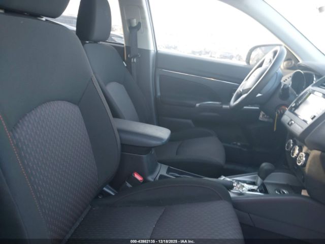 2019 MITSUBISHI OUTLANDER SPORT JA4AR3AU0KU024446 Photo 4