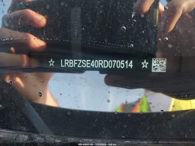 43982146 :رقم المزاد ، LRBFZSE40RD070514 vin ، 2024 Buick Envision Avenir Awd مزاد بيع