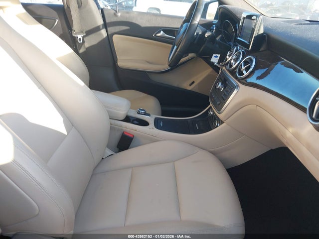 2014 MERCEDES-BENZ CLA 250 WDDSJ4EB6EN093162 Photo 4