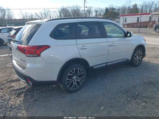 2016 MITSUBISHI OUTLANDER JA4AZ3A36GZ008415 Photo 3
