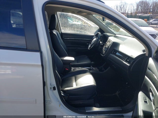 2016 MITSUBISHI OUTLANDER JA4AZ3A36GZ008415 Photo 4