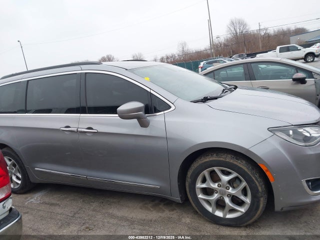 Aukcja sprzedaży 2017 Chrysler Pacifica Touring-l, vin: 2C4RC1BGXHR501235, numer aukcji: 43982212