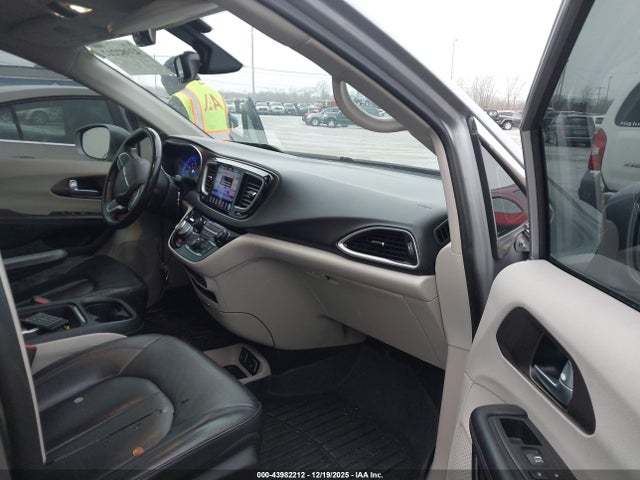 Aukcja sprzedaży 2017 Chrysler Pacifica Touring-l, vin: 2C4RC1BGXHR501235, numer aukcji: 43982212