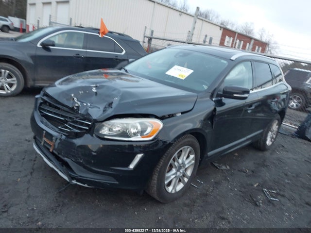 2016 VOLVO XC60 YV4612RK2G2788525 Photo 1