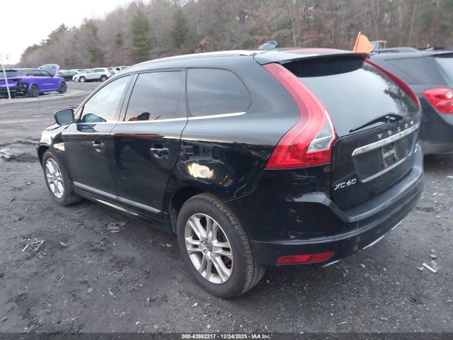 2016 VOLVO XC60 YV4612RK2G2788525 Photo 2