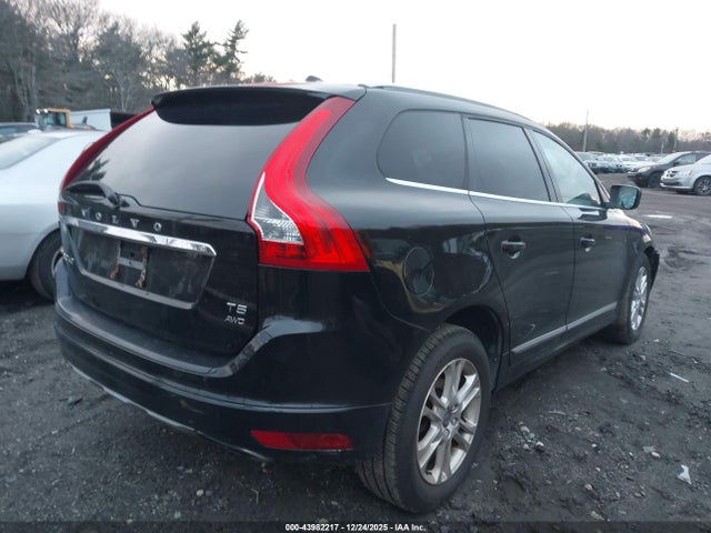 2016 VOLVO XC60 YV4612RK2G2788525 Photo 3