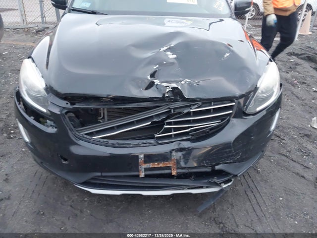 2016 VOLVO XC60 YV4612RK2G2788525 Photo 5