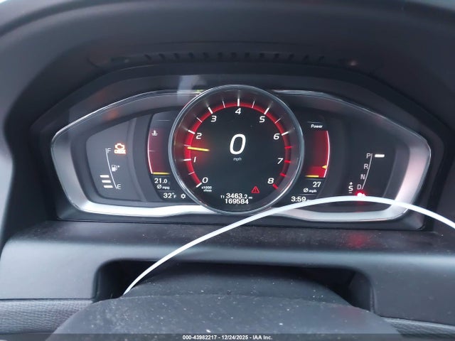 2016 VOLVO XC60 YV4612RK2G2788525 Photo 6