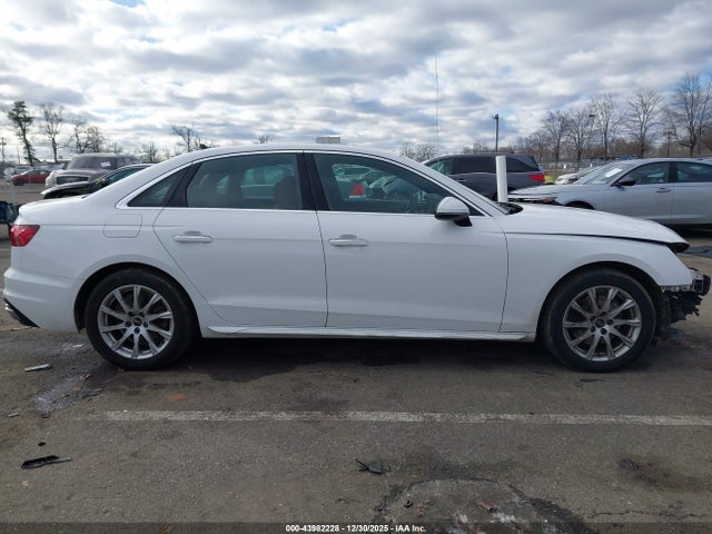 Aukcja sprzedaży 2023 Audi A4 Premium 40 Tfsi Quattro S Tronic, vin: WAUABAF47PN013398, numer aukcji: 43982228