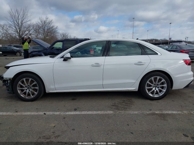 Aukcja sprzedaży 2023 Audi A4 Premium 40 Tfsi Quattro S Tronic, vin: WAUABAF47PN013398, numer aukcji: 43982228
