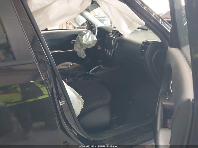 Продажа на аукционе авто 2016 Kia Soul, vin: KNDJN2A20G7277556, номер лота: 43982242