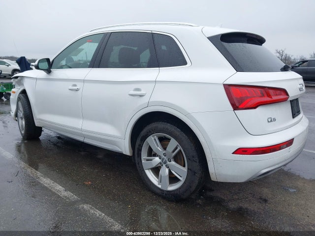 2019 AUDI Q5 WA1ANAFY1K2051856 Photo 2