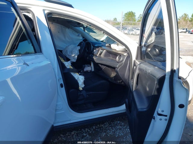 2T3WFREV4HW312850 Toyota Rav4 Xle