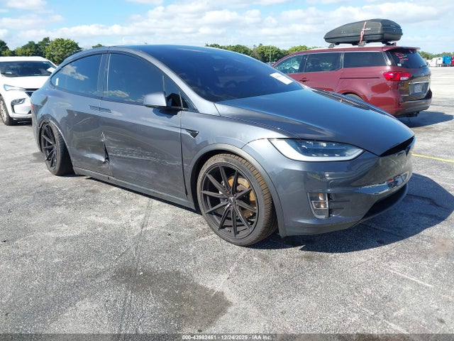 2018 TESLA MODEL X 5YJXCBE24JF142771 Photo 0