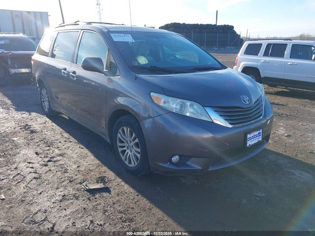 Toyota Sienna Xle V6 8 Passenger 2014 5TDYK3DC5ES435426 zdjęcie główne