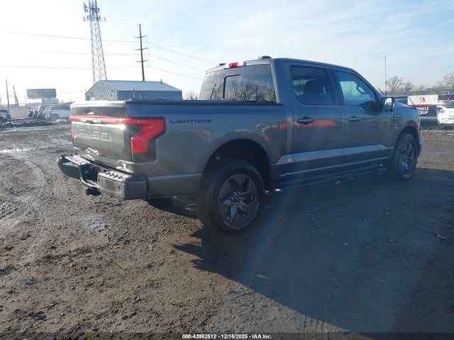 2022 FORD F-150 LIGHTNING 1FT6W1EV4NWG11074 Photo 3