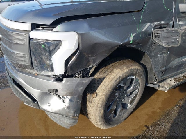 2022 FORD F-150 LIGHTNING 1FT6W1EV4NWG11074 Photo 5