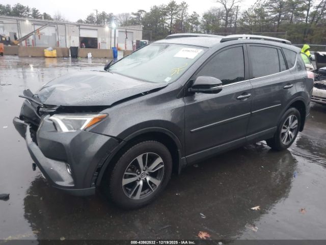 2018 TOYOTA RAV4 JTMRFREV3JD252429 Photo 1