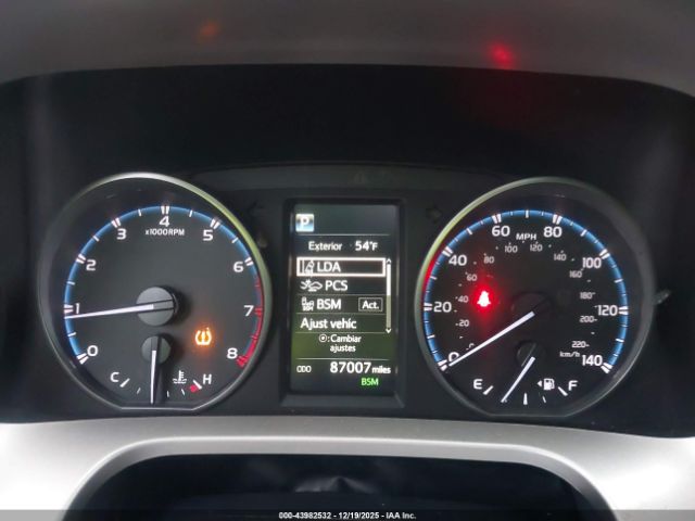 2018 TOYOTA RAV4 JTMRFREV3JD252429 Photo 6