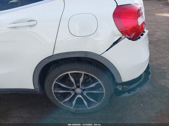 2017 MERCEDES-BENZ GLA 250 WDCTG4GB7HJ302537 Photo 5