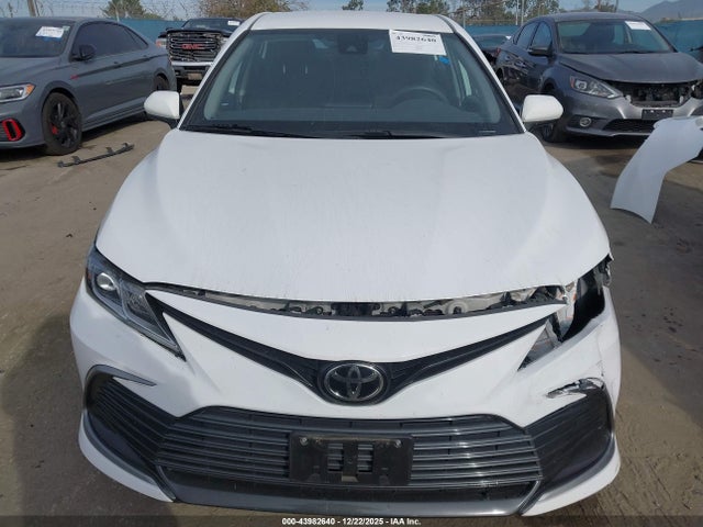 4T1C11AK3NU629506 Toyota CAMRY LE