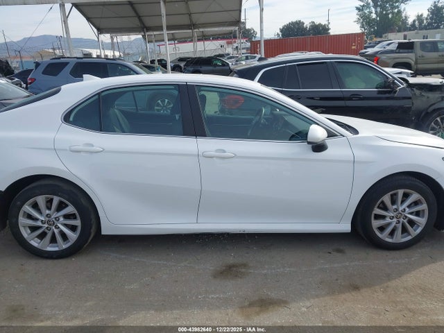 4T1C11AK3NU629506 Toyota CAMRY LE