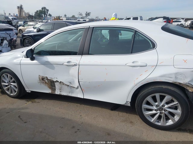 4T1C11AK3NU629506 Toyota CAMRY LE