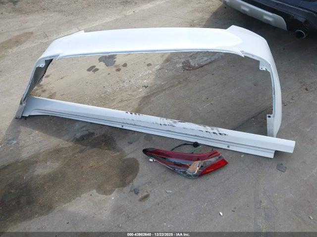 4T1C11AK3NU629506 Toyota CAMRY LE