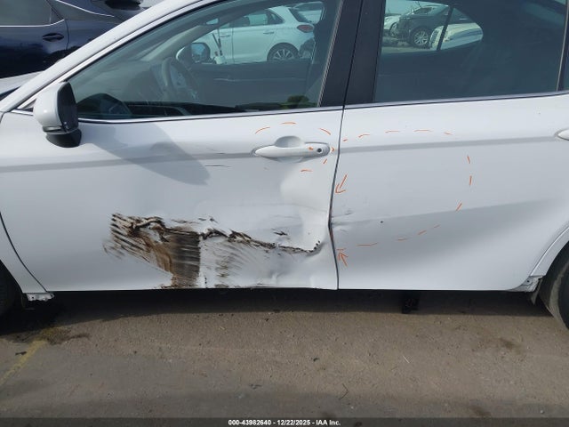 4T1C11AK3NU629506 Toyota CAMRY LE