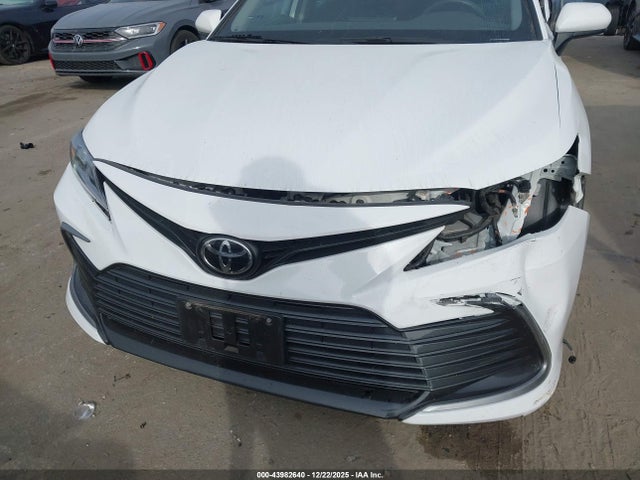 4T1C11AK3NU629506 Toyota CAMRY LE