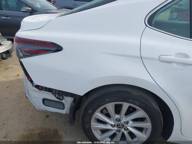 4T1C11AK3NU629506 Toyota CAMRY LE