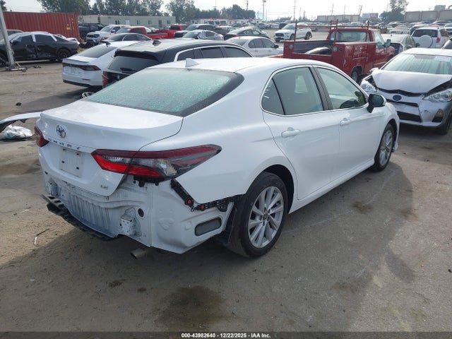 4T1C11AK3NU629506 Toyota CAMRY LE
