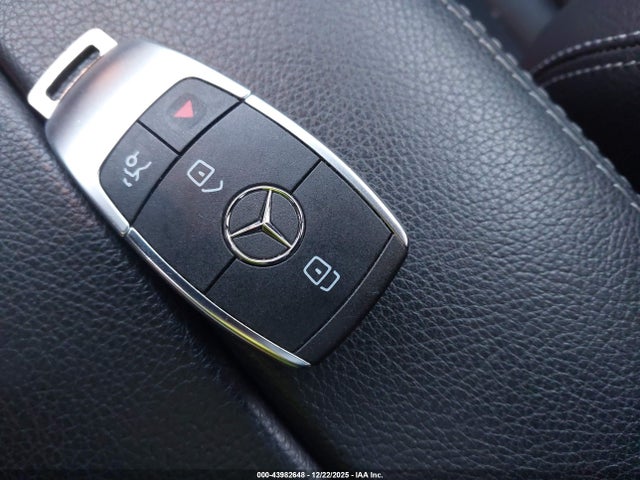 Продаж на аукціоні авто 2022 Mercedes-benz Glc 300 4matic Suv, vin: W1N0G8EB1NV373538, номер лоту: 43982648