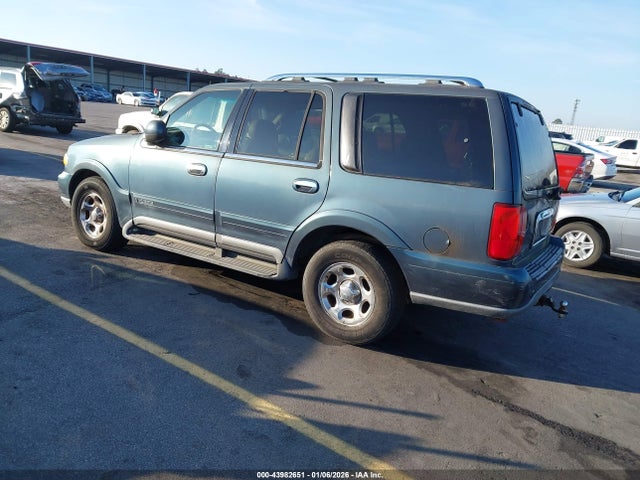 1998 LINCOLN NAVIGATOR 5LMPU28L6WLJ51437 Photo 2
