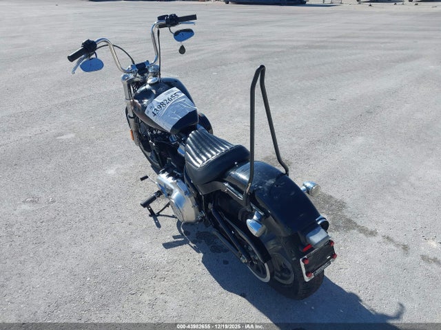 2023 HARLEY-DAVIDSON FXST 1HD1BVJ10PB061493 Photo 2