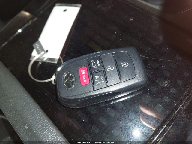 Toyota BZ4X XLE 2024 JTMABACA8RA078042 Image 11