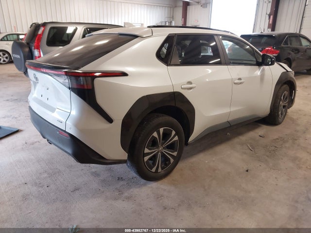 Toyota BZ4X XLE 2024 JTMABACA8RA078042 Image 4