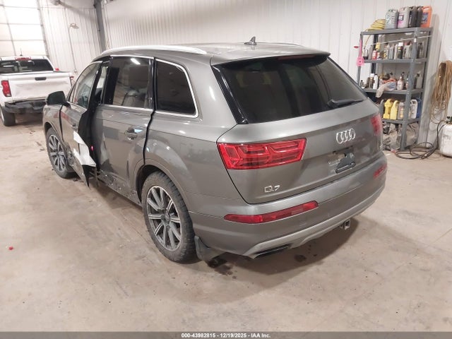 2017 AUDI Q7 WA1VAAF74HD002328 Photo 2