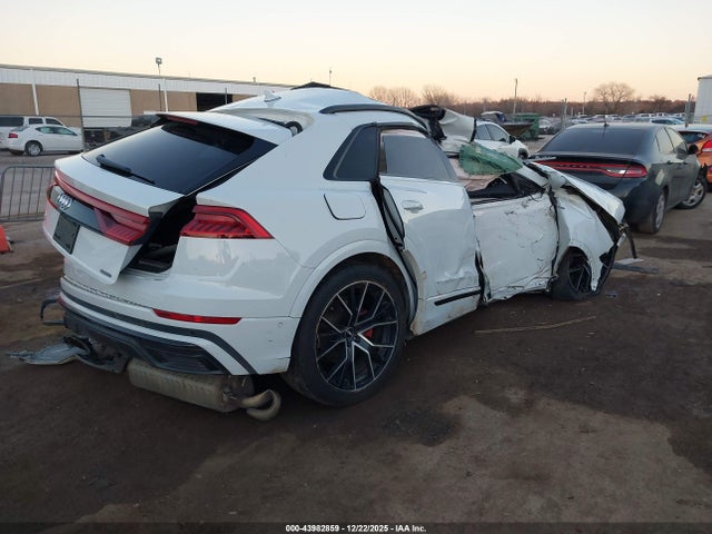 2021 AUDI Q8 WA1EVAF19MD003520 Photo 3