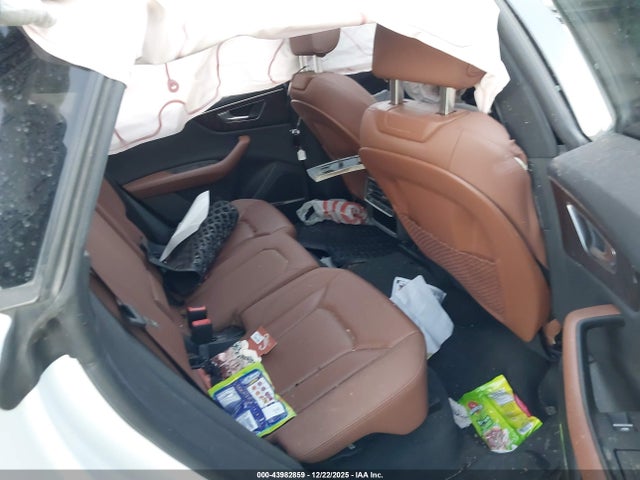 2021 AUDI Q8 WA1EVAF19MD003520 Photo 7