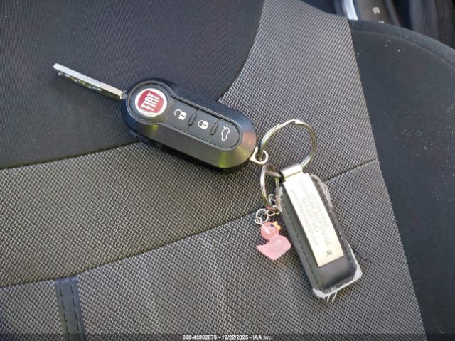 2016 FIAT 500L ZFBCFADH7GZ037900 Photo 10