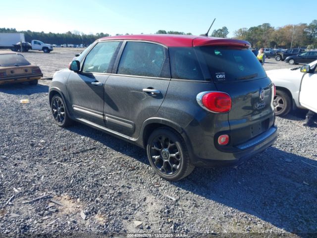 2016 FIAT 500L ZFBCFADH7GZ037900 Photo 2