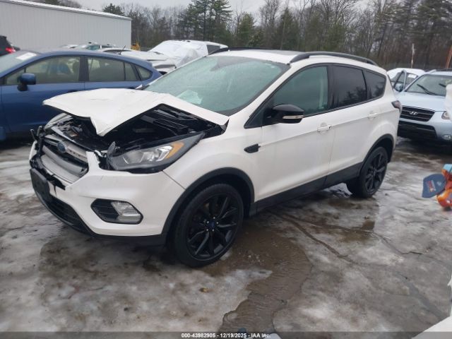 2017 FORD ESCAPE 1FMCU9JD0HUC36784 Photo 1