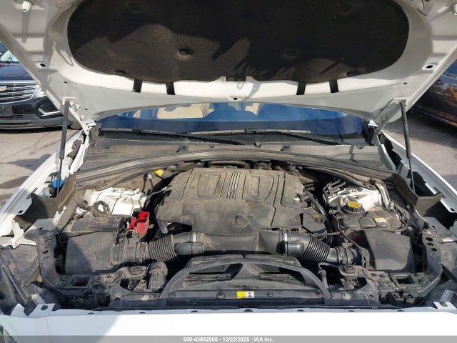 2017 JAGUAR F-PACE SADCJ2BV5HA885823 Photo 9