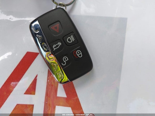 2017 JAGUAR F-PACE SADCJ2BV5HA885823 Photo 10